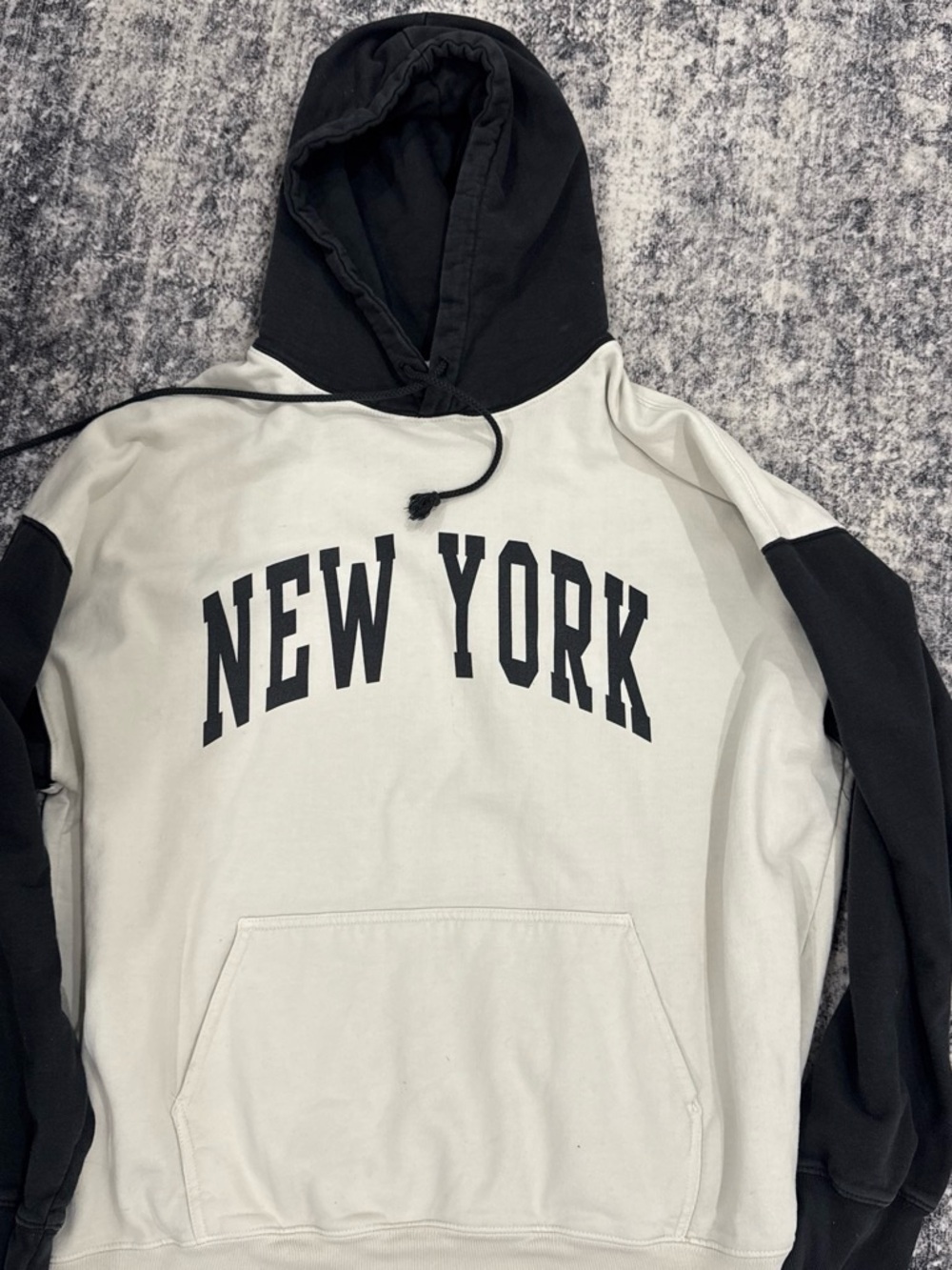 Brandy Melville oversized New York hoodie